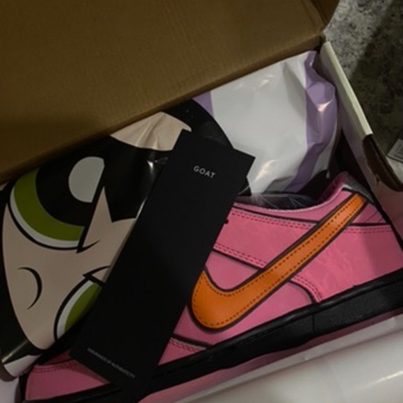 The powerpuff Girls x Dunk Low Pro SB QS ‘ Blossom ‘